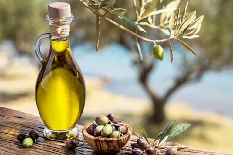 Ελαιόλαδο: 10 Λόγοι για να προσθέσετε το ελαιόλαδο στην διατροφή σας