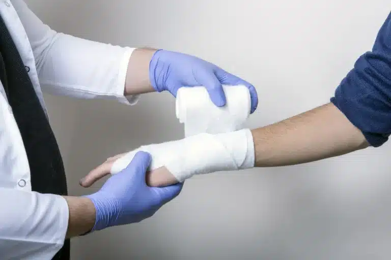 Επούλωση Πληγών: Η πρωτεΐνη που βρίσκεται στο γάλα την επιταχύνει, σύμφωνα με μελέτη 