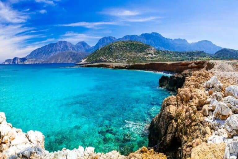 Καιρός 31/7: Ηλιόλουστα μας αποχαιρετά ο Ιούλιος με 38 βαθμούς