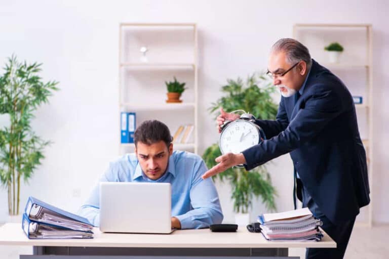 Εργασιακή κακοποίηση: Πώς θα ξεπεράσετε τις κακοποιητικές συμπεριφορές στον χώρο εργασίας;