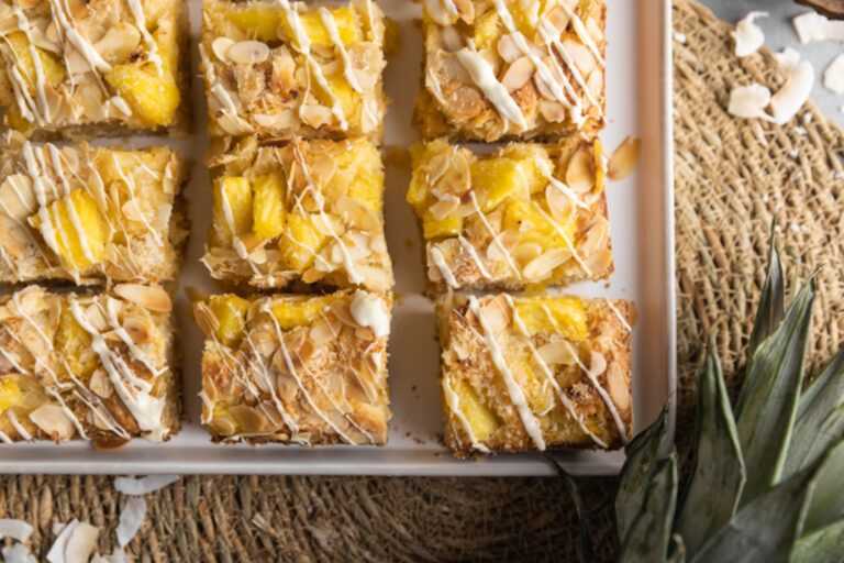 Κέικ Piña Colada: Μύρισε καλοκαίρι στην κουζίνα σας με άρωμα πίνα κολάντα