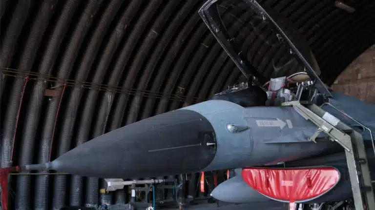 Νέα Αγχίαλος Πυρκαγιά: Η μάχη για να αποφευχθούν τα χειρότερα – Τα ερωτήματα για τις εκρήξεις στα πυρομαχικά