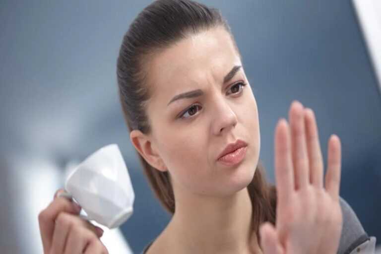 Νύχια λευκές κηλίδες: Τι προκαλεί αυτές τις λευκές κηλίδες στα νύχια σας;