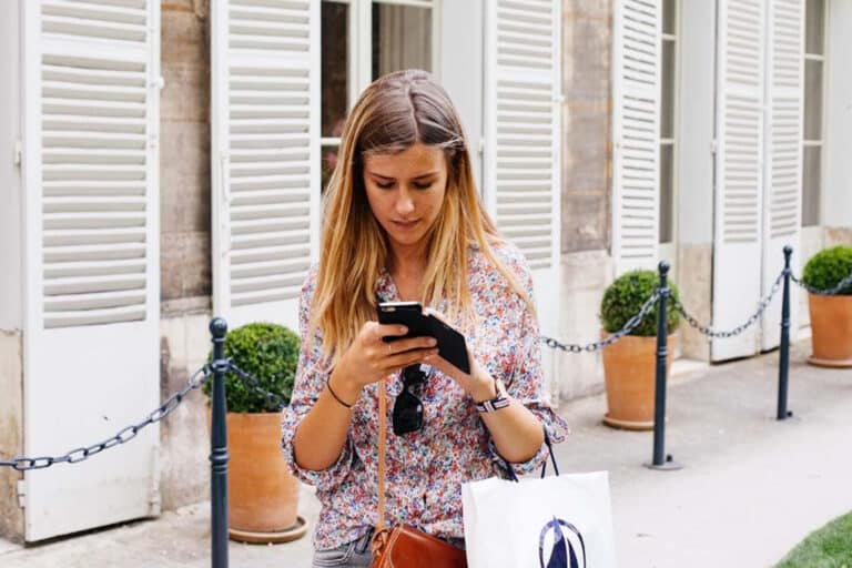 Smartphone: Πώς θα σταματήσετε να ξοδεύετε χρόνο στο κινητό σας;