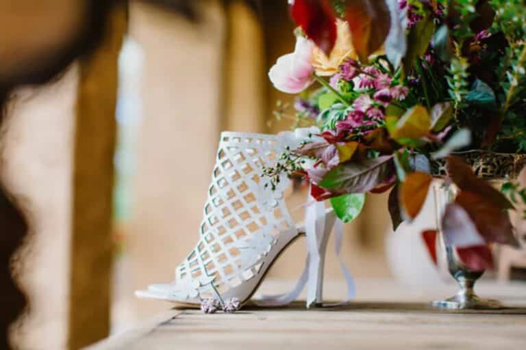 Γάμος στυλ: Πώς να “σκίσετε στυλιστικά” στον γάμο ενός συγγενή