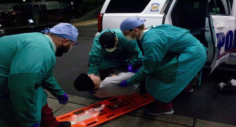 Καρδιά: Μπορείτε να σώσετε τη ζωή ενός θύματος ανακοπής ακόμη και αν το ασθενοφόρο φτάσει σε δύο λεπτά, σύμφωνα με έρευνα