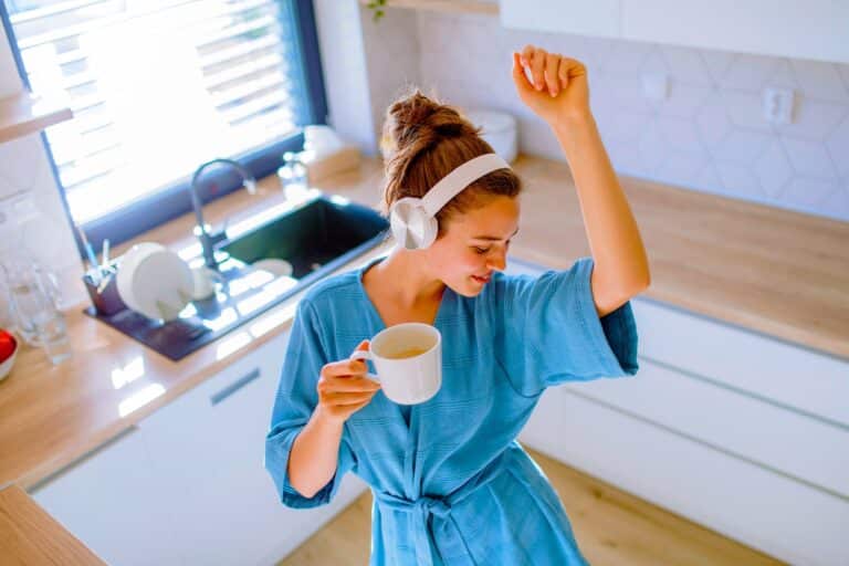 Καφές πρωινό: 5 πράγματα που πρέπει να κάνετε πριν τον πρώτο σας καφέ