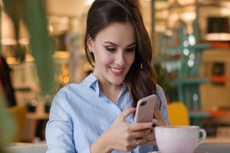 Social media: Πώς μπορείτε να φλερτάρετε μέσω μηνυμάτων;