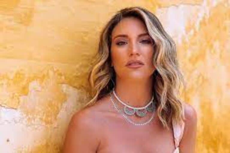 Αθηνά Οικονομάκου: Η ηθοποιός δίνει συμβουλές για το πώς θα στεριώσει ένας γάμος και το ενδεχόμενο τρίτου παιδιού