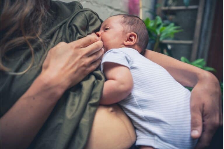 Θηλασμός: Στην παγκόσμια εβδομάδα μητρικού θηλασμού καταρρίπτουμε τα πρέπει και δεν πρέπει των νέων μητέρων