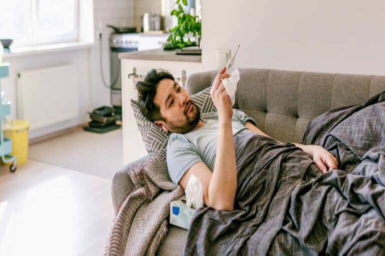 Πνευμονία τύποι: Τι είναι η πνευμονία και ποια είναι τα κύρια συμπτώματά της;