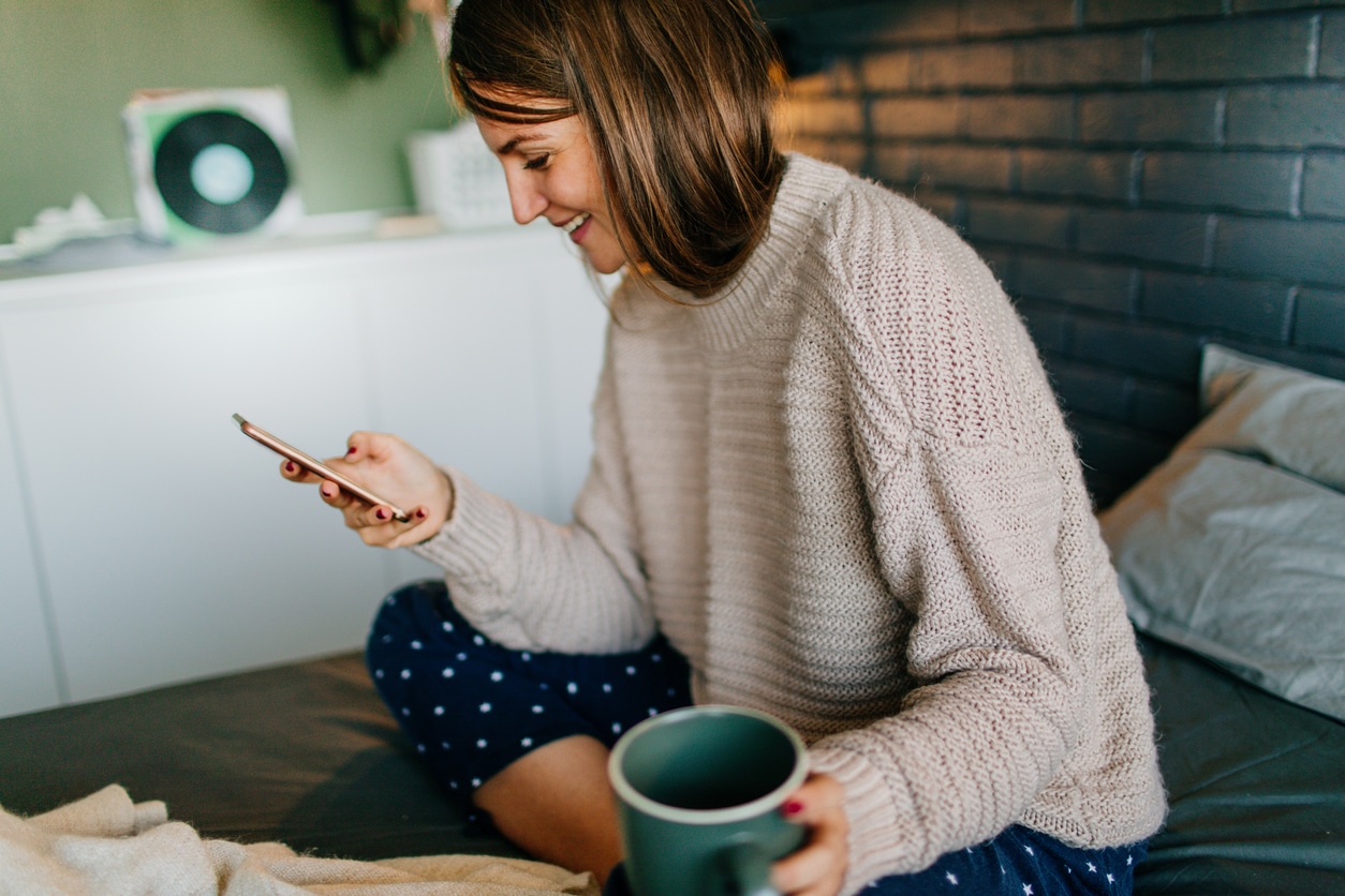 smartphone morning coffee bed