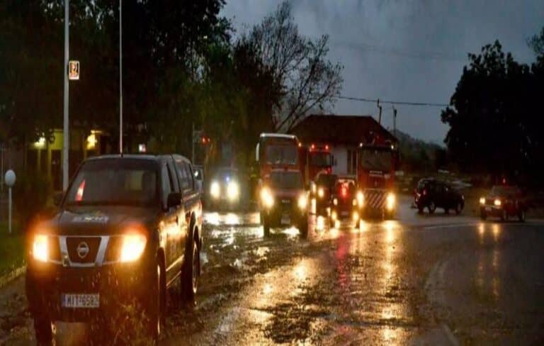 Οδήγηση υπό Βροχή: Όσα πρέπει να γνωρίζουμε όταν οδηγούμε σε συνθήκες κακοκαιρίας