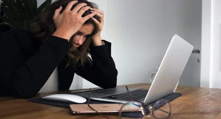 Διαδίκτυο Bullying: Κίνδυνος εμφάνισης διατροφικών διαταραχών στους εφήβους από διαδικτυακό εκφοβισμό