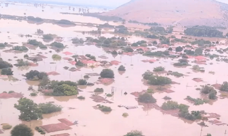 Κακοκαιρία Daniel: Πνιγμένος ο θεσσαλικός κάμπος – Ιδιαίτερο γεωολογικό φαινόμενο – Νέα δεύτερη κοίτη του Πηνειού