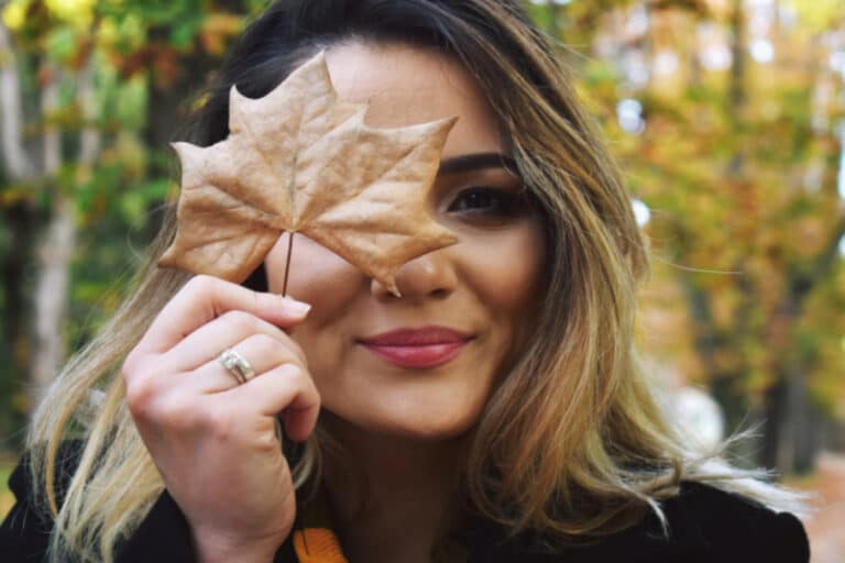 Αντηλιακό: Γιατί πρέπει να φοράμε αντηλιακό το φθινόπωρο;