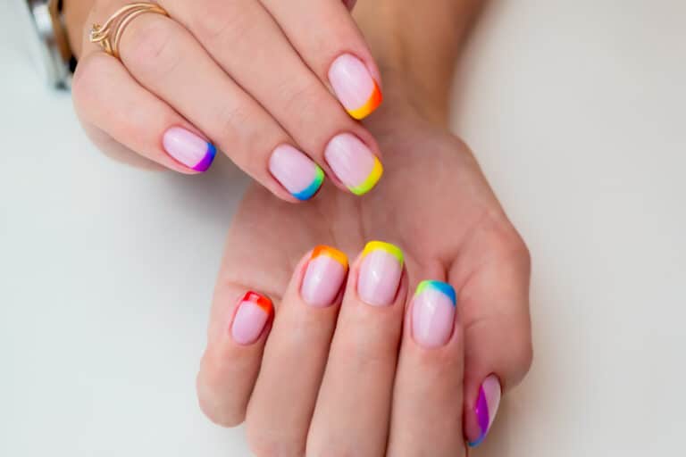 Γαλλικό μανικιούρ: Μάθετε να κάνετε γαλλικό μανικιούρ στο σπίτι