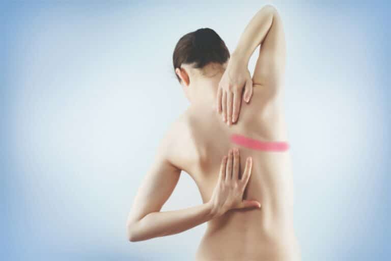 Μεσοπλεύρια νευραλγία: Αιτίες, θεραπείες και συμβουλές για την ανακούφιση από τον πόνο