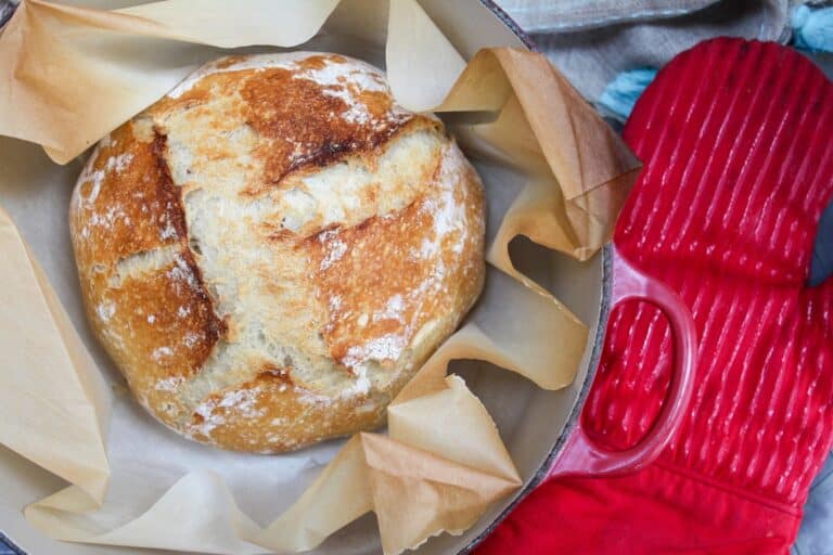 Ψωμί σπιτικό: Ψωμί σε 5 λεπτά με 4 μόλις υλικά χωρίς ζύμωμα; Γίνεται! [vid]