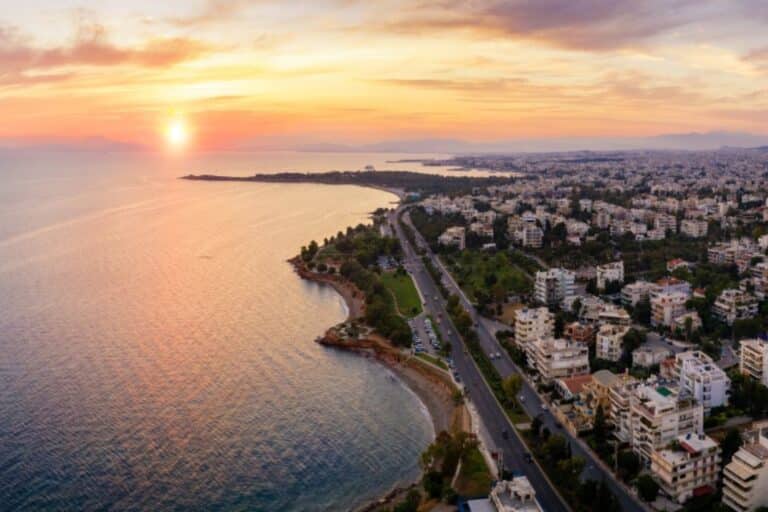 Νεφώσεις και βροχές σήμερα με πτώση στους 27 βαθμούς