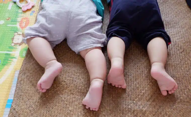 Νόμος Η.Β. 2005: Νέα δικαιώματα για τα μωρά από δωρητές του Ηνωμένου Βασιλείου καθώς γίνονται 18 ετών