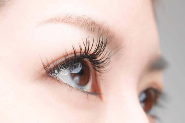 Βλεφαρίδες: Πώς θα τοποθετήσετε τις ψεύτικες βλεφαρίδες;