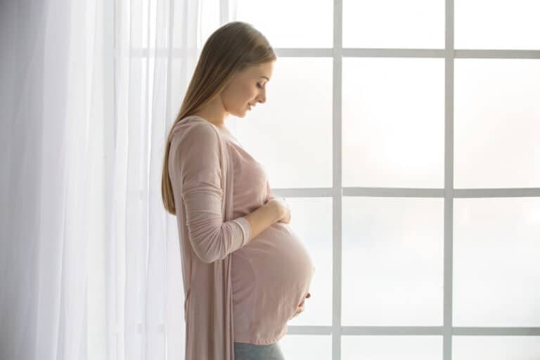 Αυξημένος κίνδυνος θνησιγένειας μετά από μόλυνση με Covid