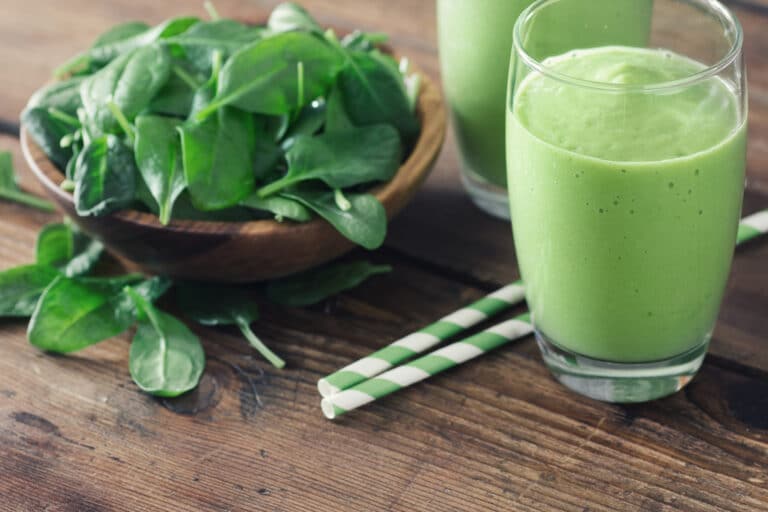 Smoothie: Πώς το smoothie με σπανάκι επιδρά θετικά στον οργανισμό μας;