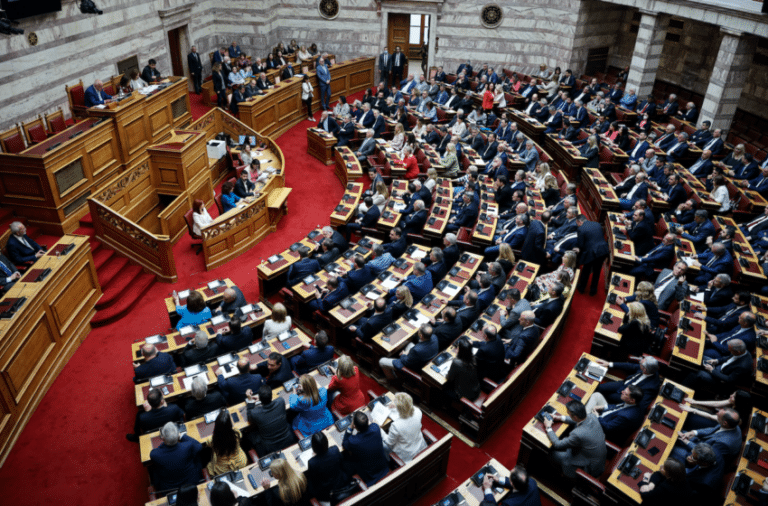 Kατατέθηκε στη Βουλή το ασφαλιστικό νομοσχέδιο – Οι τρεις αλλαγές