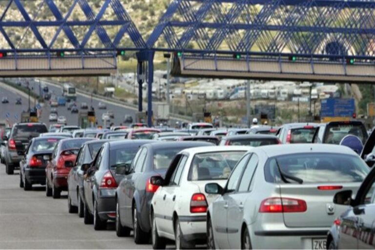 Κίνδυνος και κυκλοφοριακή αναστάτωση στη Νέα Ιωνία από πτώση τσιμέντων