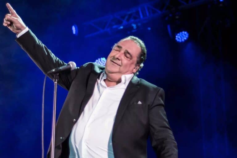 Βασίλης Καρράς: Πέθανε ο γνήσιος λαϊκός τραγουδιστής σε ηλικία 70 ετών