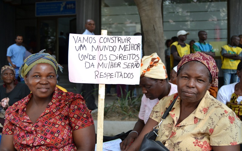 mozambique women protest scaled 1