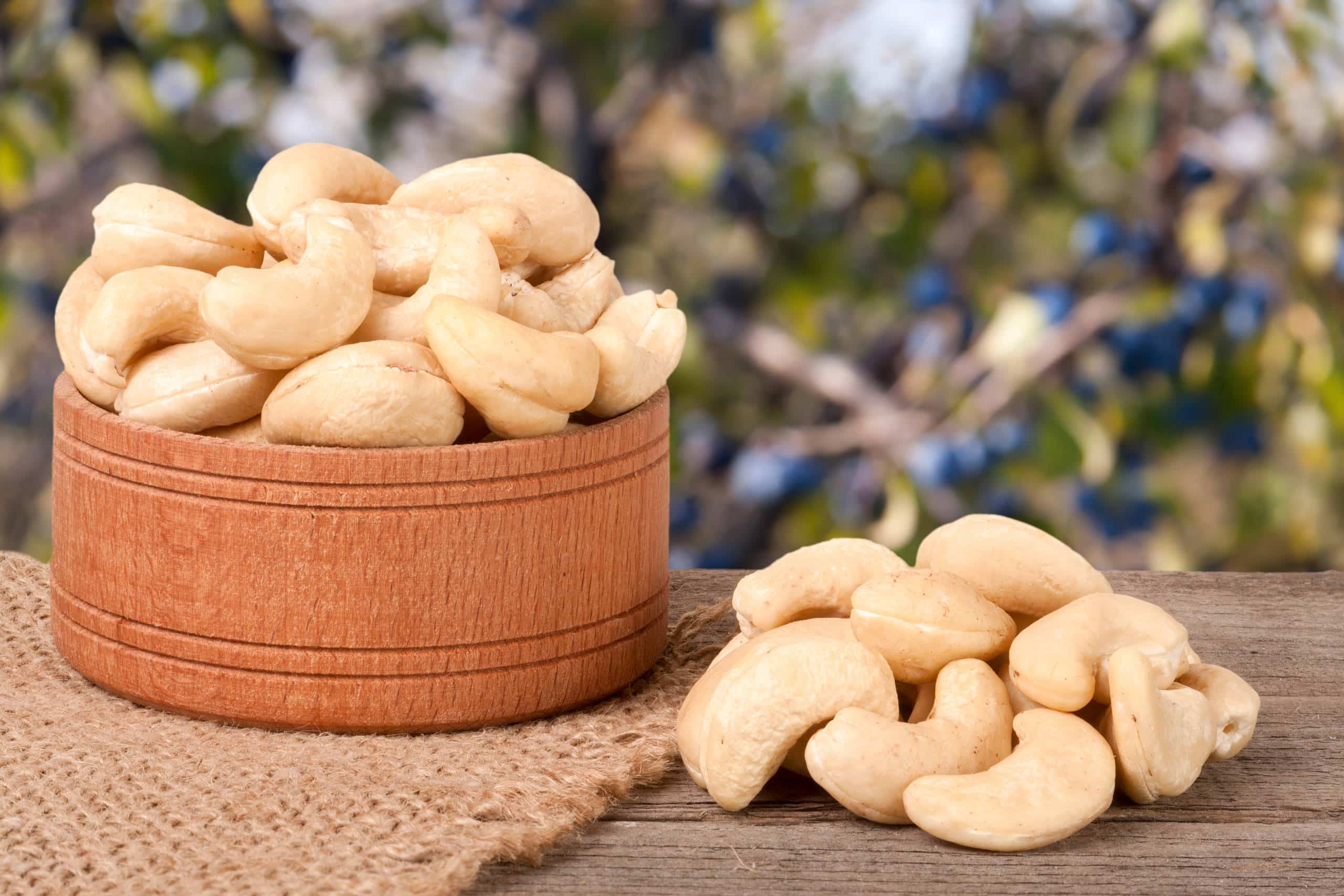 1 cashews