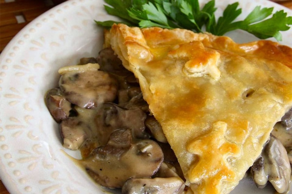 2658964 elegant mushroom pie recipe trusted brands 4x3 1 manitaria