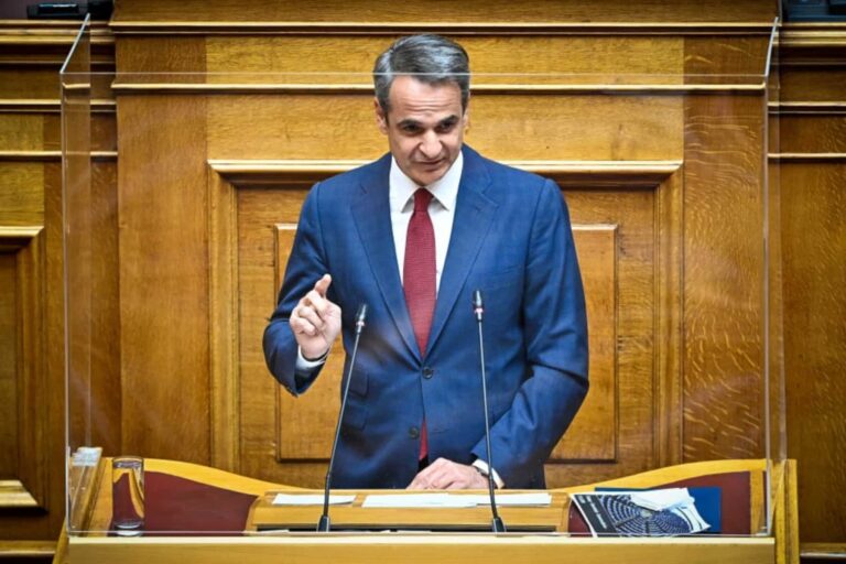 Μητσοτάκης: Η οικονομία δεν αντέχει οριζόντιες μειώσεις ΦΠΑ – Τι είπε στη Βουλή