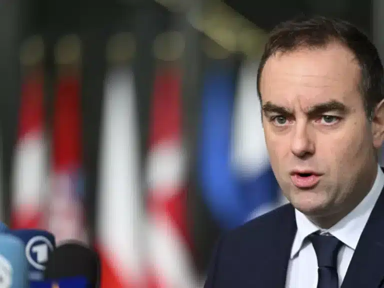 Παραιτήθηκε ο Γάλλος πρωθυπουργός Σεμπαστιέν Λεκορνί -Πέφτει η κυβέρνηση