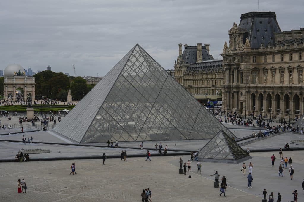 louvre