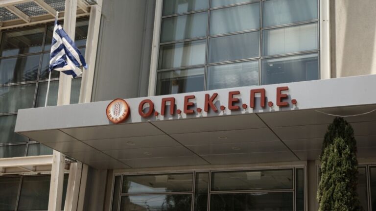 ΟΠΕΚΕΠΕ: Πολιτική καταιγίδα με 11 βουλευτές – Σενάρια ρήξεων και «σιωπηρών» απομακρύνσεων