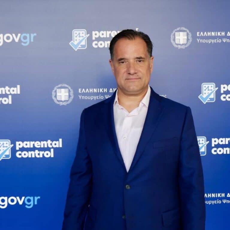 Αρεταίειο Νοσοκομείο: Τρία ρομποτικά χειρουργεία σε μία ημέρα – «Σημαντική ημέρα για τη δημόσια υγεία», δηλώνει ο Άδωνις Γεωργιάδης