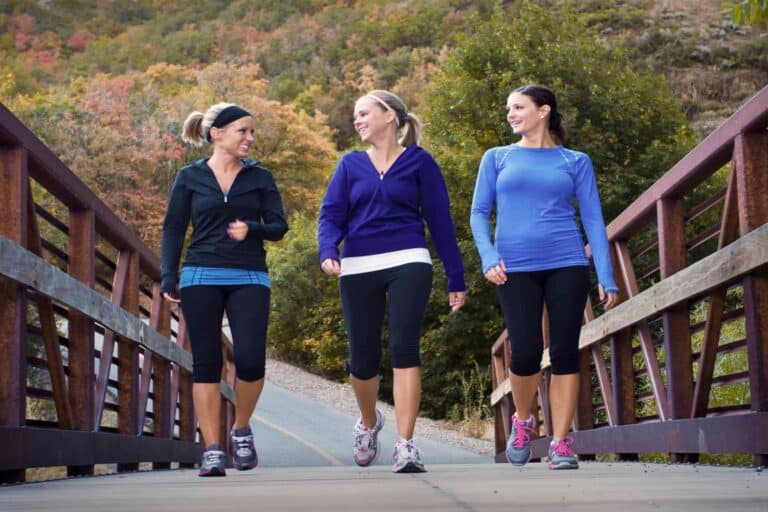 Περπάτημα: Γιατί η καθημερινή κίνηση ενισχύει την ψυχική υγεία