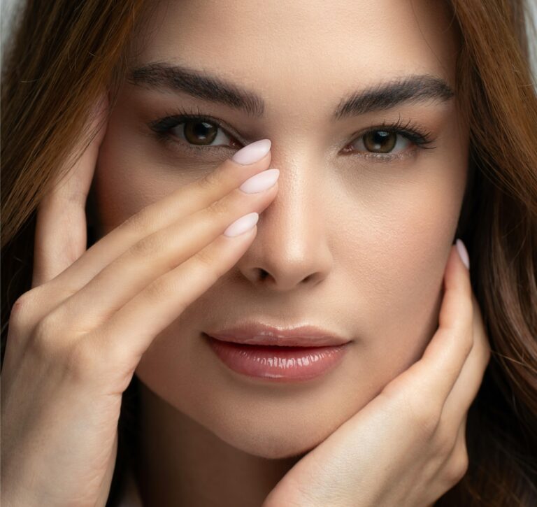 Dewy Minimal Make Up: Η απόλυτη τάση για φυσική λάμψη