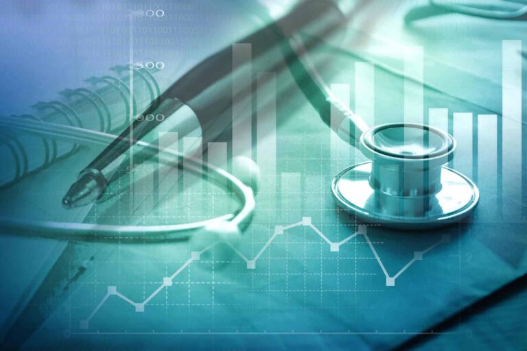 Προσπάθεια για καθολική πρόσβαση στην υγεία — πρόοδος αλλά και σημαντικές προκλήσεις