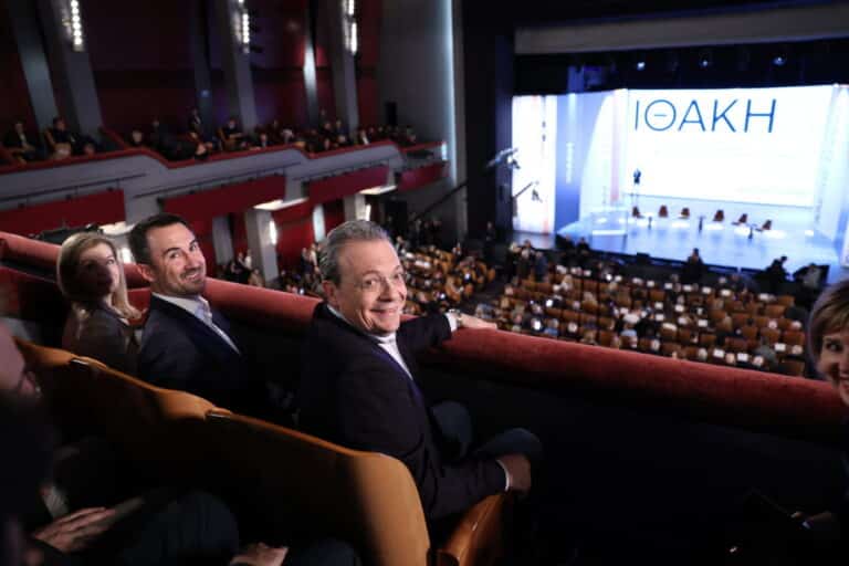 ΣΥΡΙΖΑ: Στο μεταίχμιο μιας νέας εποχής με αφορμή την επανεμφάνιση Τσίπρα