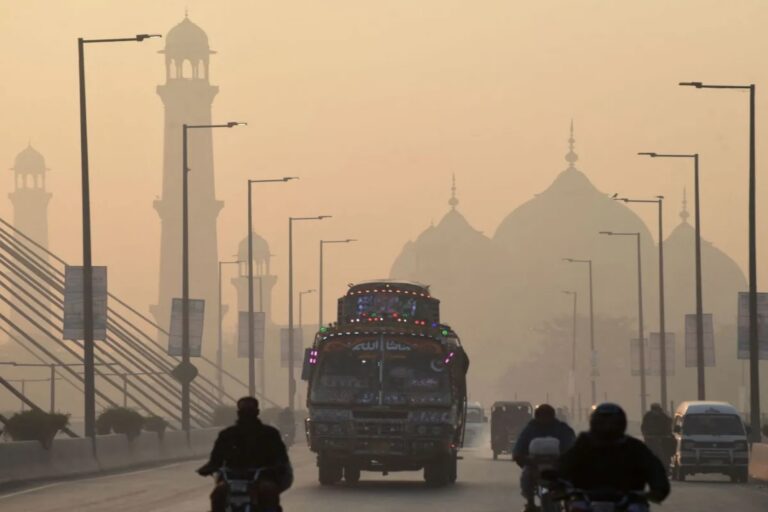 Η τοξική σιθαλομίχλη στη Λαχόρη και η μεταμόρφωση της αστικής ζωής