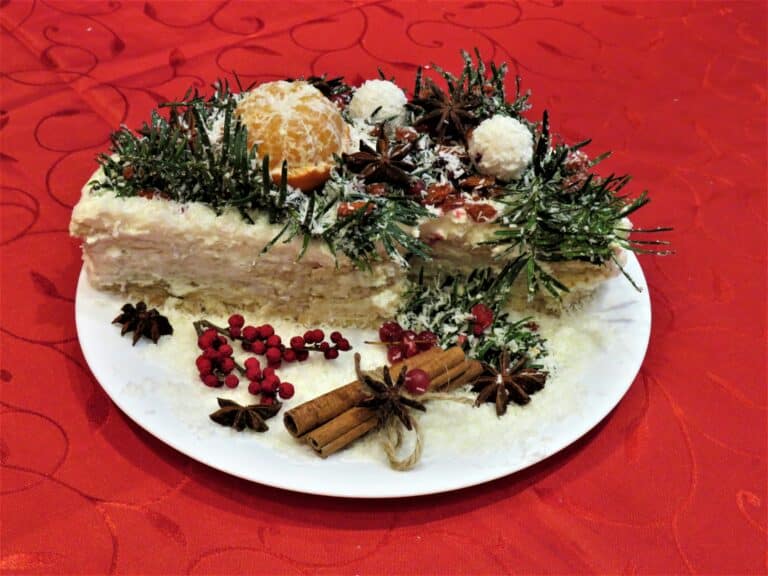 Βασιλόπιτα, η βασίλισσα των ημερών. Μια μικρή αλλαγή την μεταμορφώνει σε “Αυτοκράτειρα”.