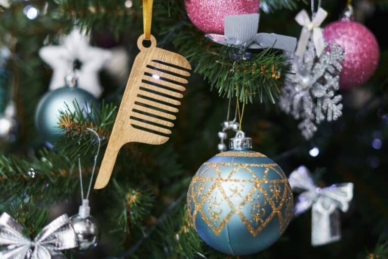 Πώς να στυλιζάρεις τα μαλλιά σου για τα Χριστούγεννα