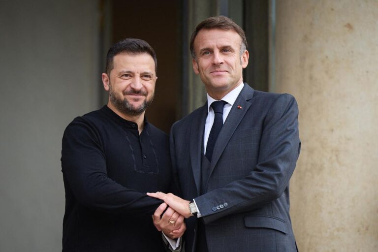 Στο Παρίσι ο Ζελένσκι: Ειρήνη, αστάθεια στο Κίεβο και στρατηγική στήριξη από τη Γαλλία στο επίκεντρο