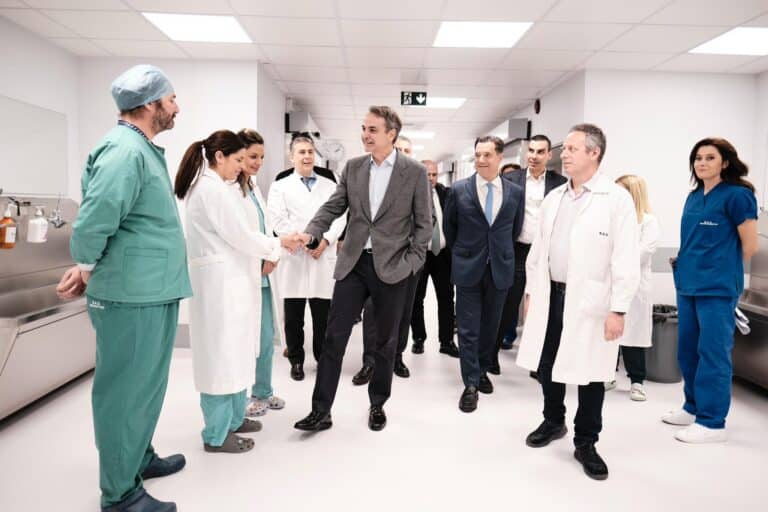 Κυριάκος Μητσοτάκης στον Άγιο Σάββα: Νέα χειρουργεία και τέλος στις αναμονές για ογκολογικά περιστατικά