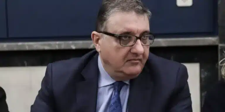 Μετά την παραίτηση Εξαδάκτυλου, νέα σύνθεση στο προεδρείο του ΠΙΣ