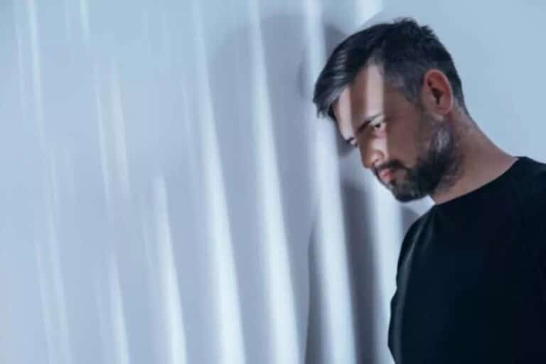 Αύξηση σεροτονίνης: Πώς επιδρά στη νευροβιολογία της σχιζοφρένειας;